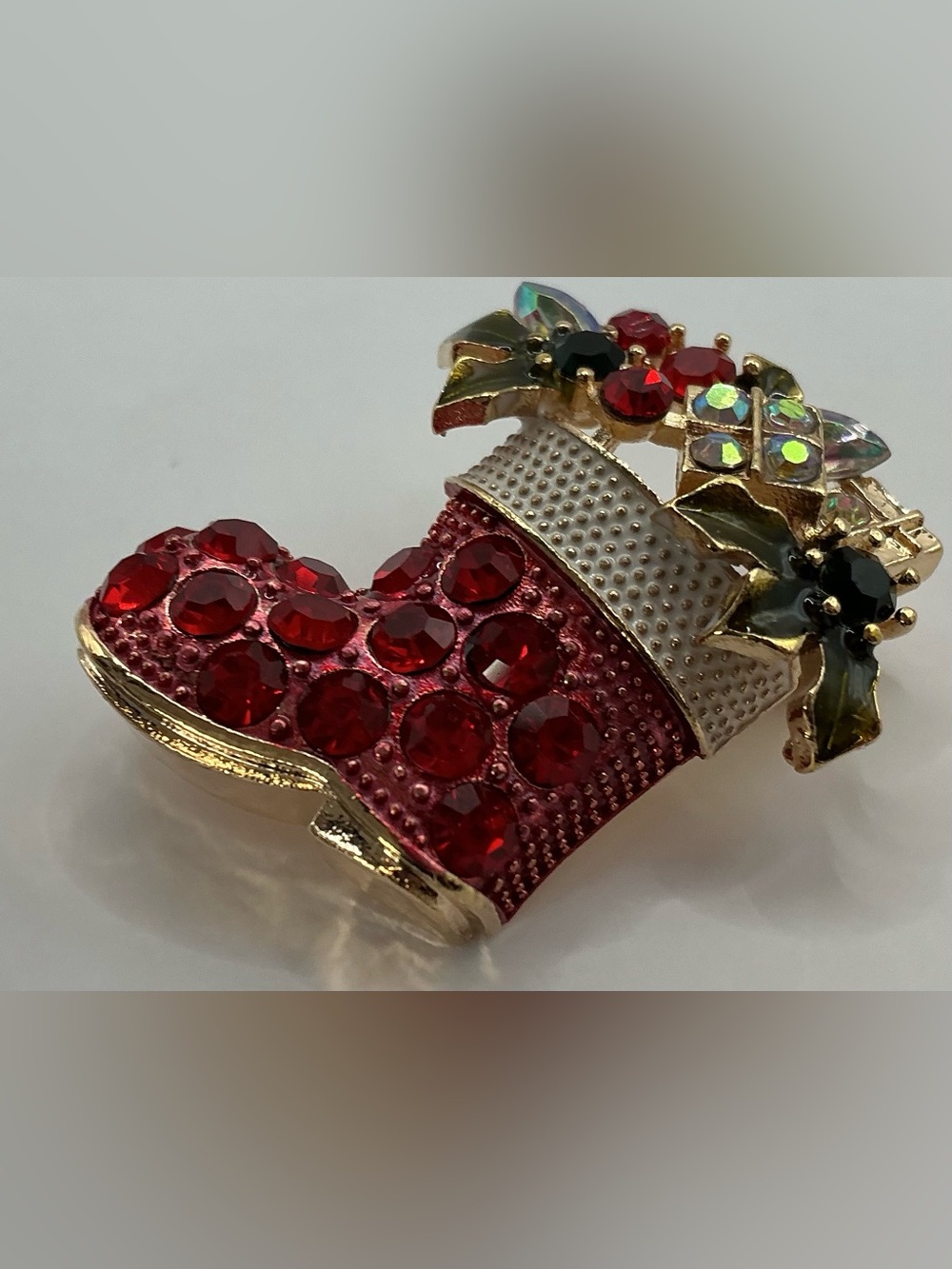 GOLD TONE ENAMELED RHINESTONE RED HOLIDAY SANTA BOOT WITH HOLLY NWOT